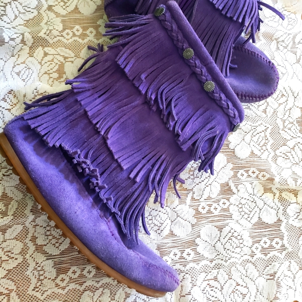 Minnetonka Purple fringe leather moccasin boots kids size 4